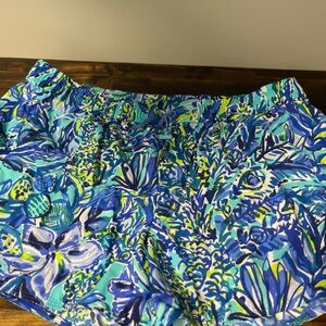 Lilly Pulitzer Shorts Size XL comfy hard to find color EUC